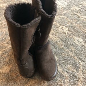 Tory Burch brown short suede boots